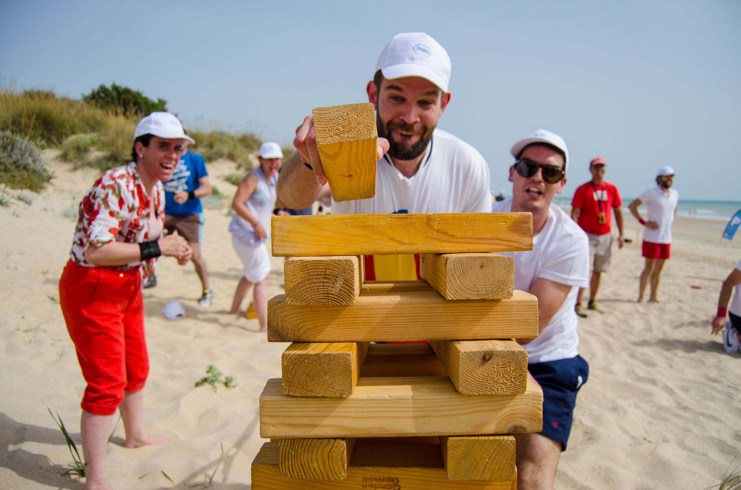 team building actividades en la playa